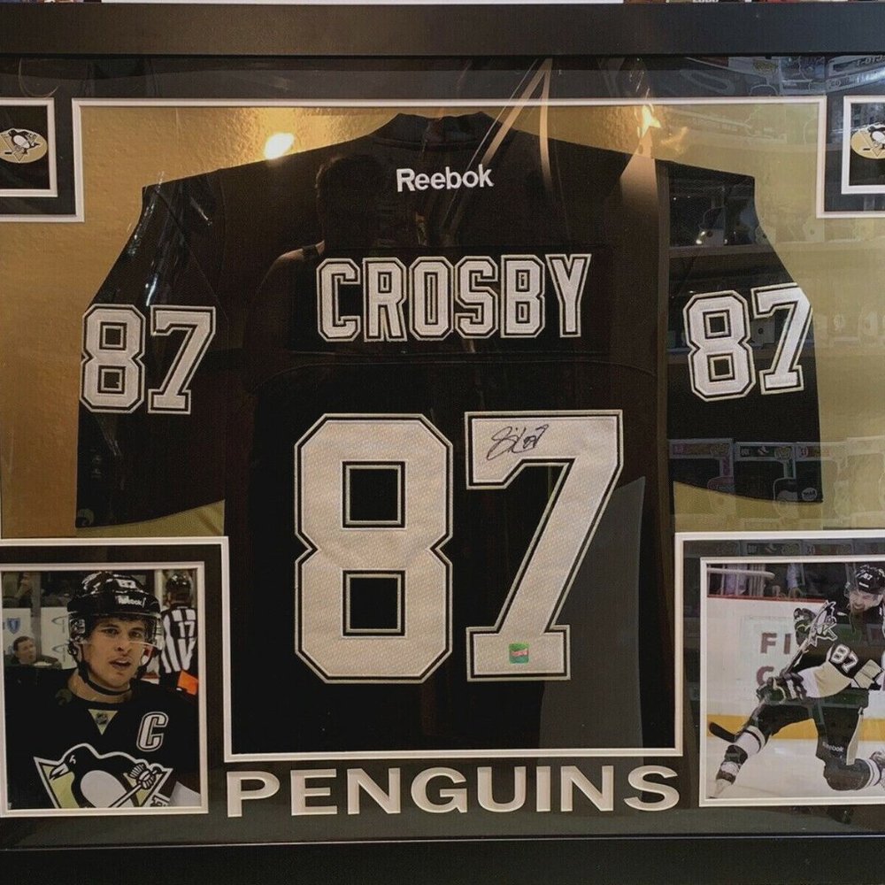 44” X 36” Pittsburgh Penguins SIDNEY CROSBY Autographed Jersey FRAMEWORTH Framed